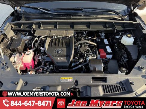 Used 2025 Toyota Highlander LE image 31