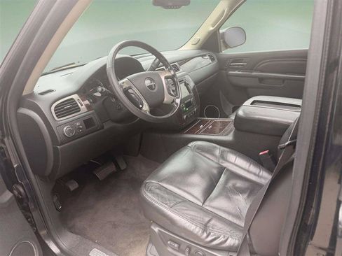 Used 2011 GMC Yukon XL Denali AWD/4WD image 9