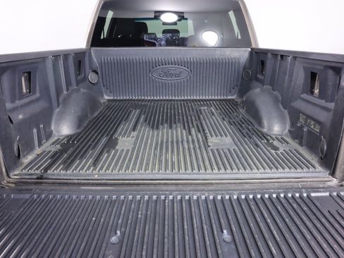 Used 2016 Ford F150 XLT w/ XTR Package image 32