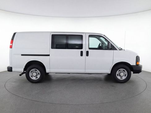 Used 2025 Chevrolet Express 3500 LT w/ LT Preferred Equipment Group RWD image 11