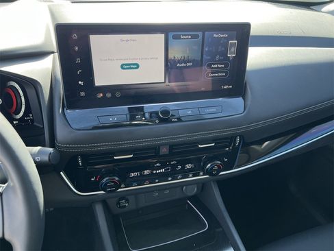 Certified 2025 Nissan Rogue SL w/ Tech Package image 10