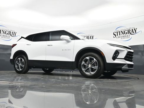 Used 2025 Chevrolet Blazer LT FWD image 17