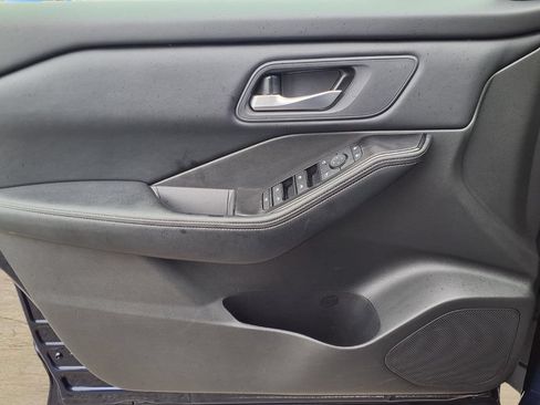 Used 2025 Nissan Rogue SV FWD image 20