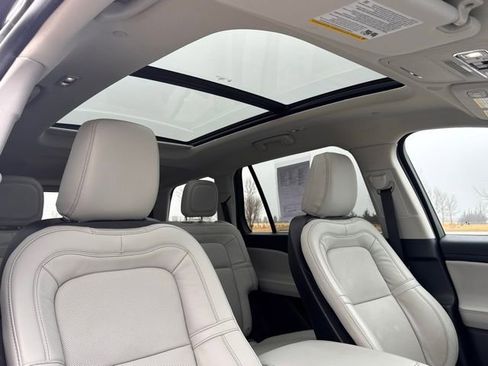 Used 2025 Lincoln Aviator Reserve w/ Illumination Package image 24
