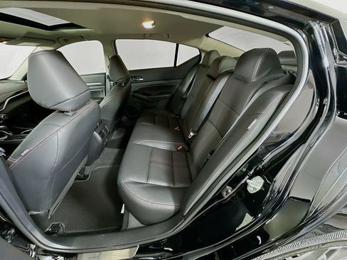 Used 2024 Nissan Altima 2.0 SR FWD image 25