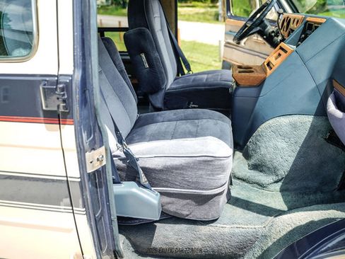 Used 1988 Chevrolet G20 RWD image 37