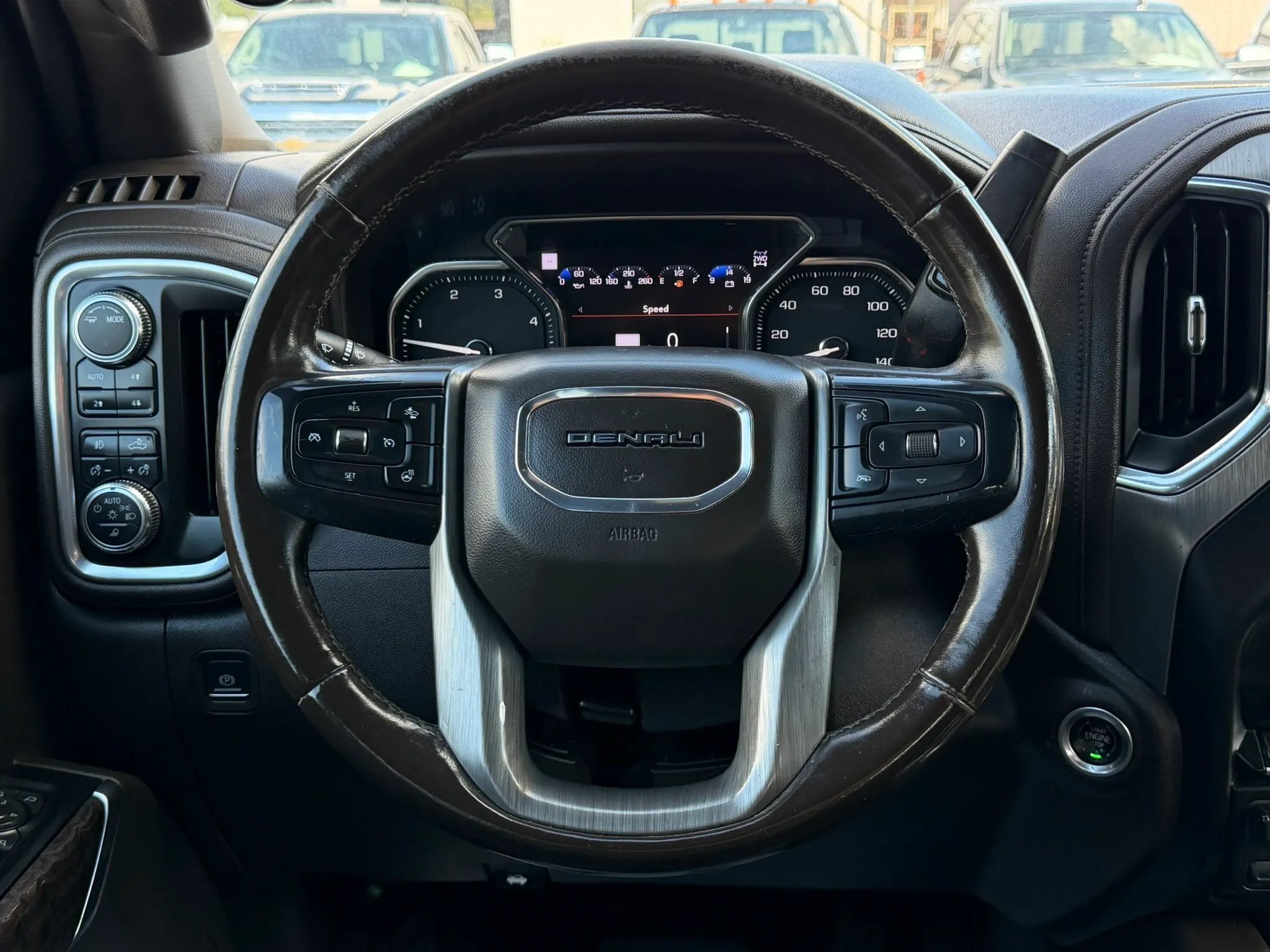 Used 2022 GMC Sierra 2500 Denali w/ Denali Ultimate Package AWD/4WD image 36
