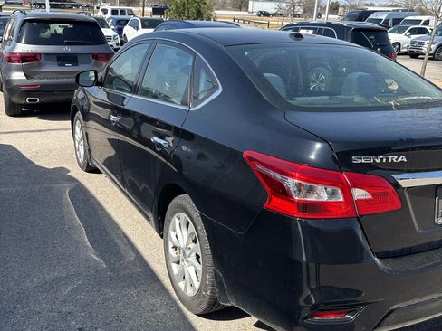 Used 2019 Nissan Sentra SV image 5
