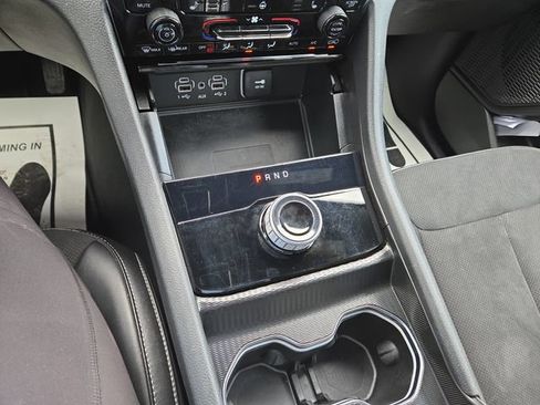 Used 2024 Jeep Grand Cherokee L Laredo AWD/4WD image 25