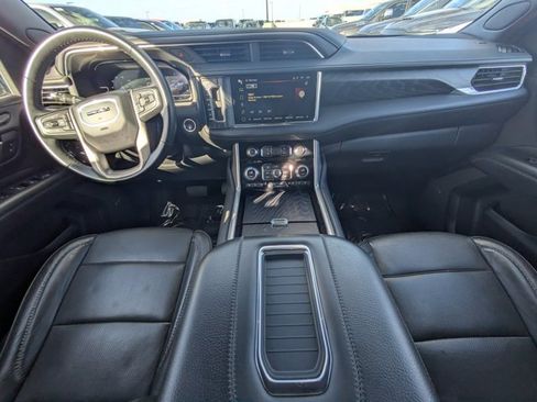 Used 2024 GMC Yukon XL Denali image 13