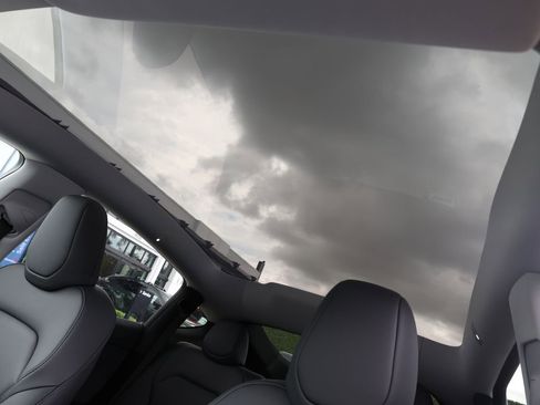 Used 2026 Tesla Model Y Long Range RWD image 20