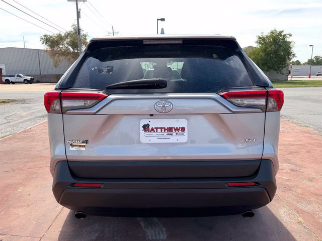 Used 2019 Toyota RAV4 XLE FWD image 6