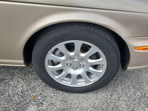 Used 2004 Jaguar XJ8 image 38