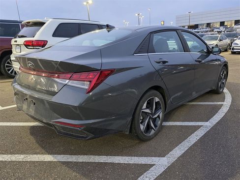Used 2023 Hyundai Elantra Limited image 5