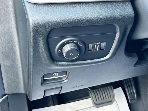 New 2025 Jeep Grand Cherokee Limited w/ Trailer Tow Package image 10