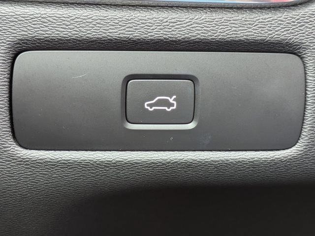 Used 2023 Volvo XC60 B5 Plus FWD image 28