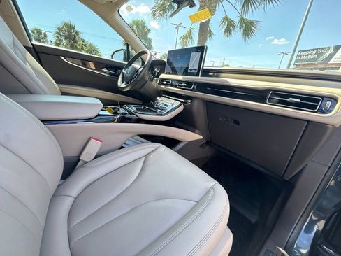 Used 2023 Lincoln Nautilus AWD w/ Premium Package image 23