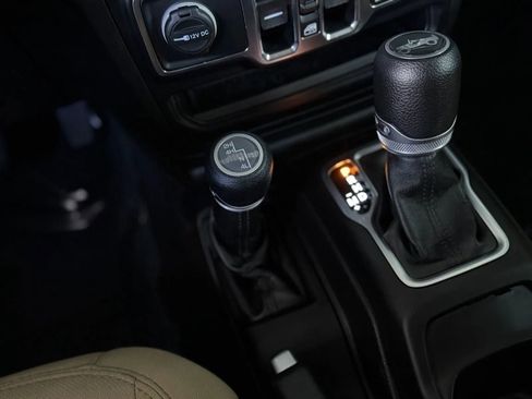 Used 2019 Jeep Wrangler Unlimited Sport S AWD/4WD image 33