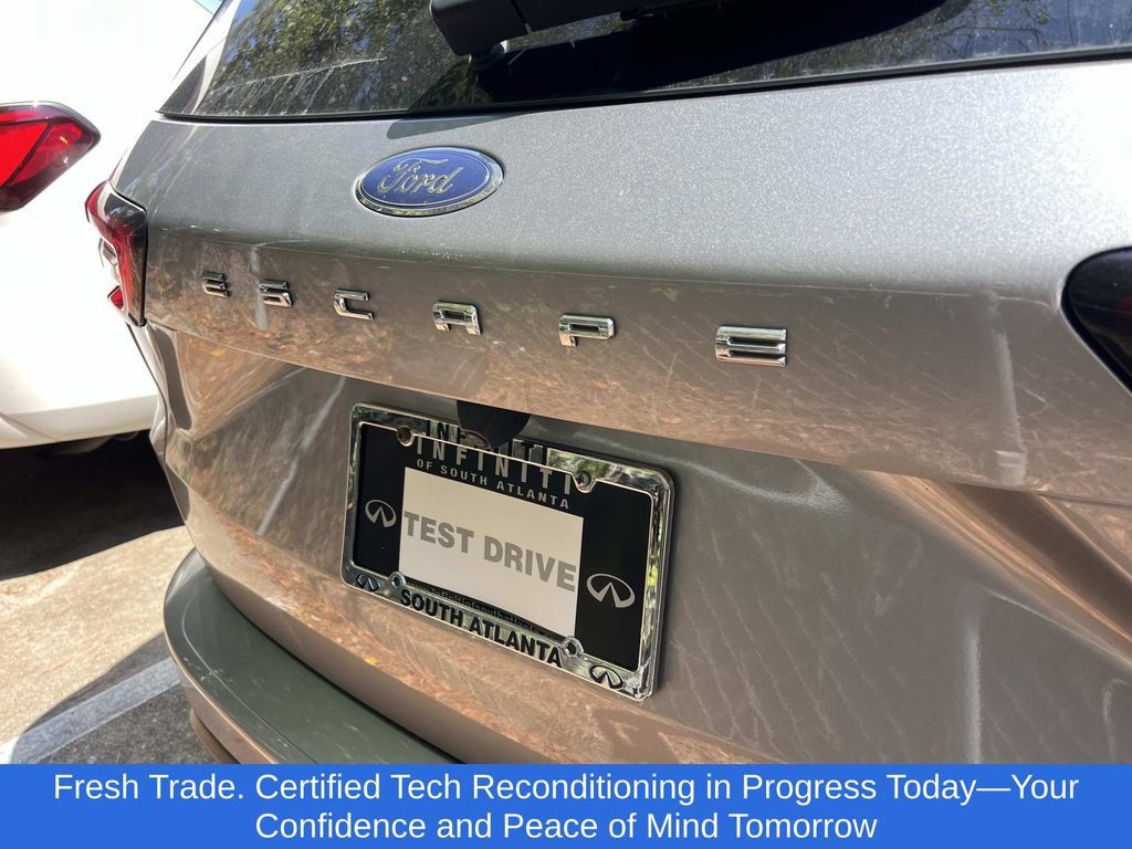 Used 2024 Ford Escape ST-Line AWD/4WD image 5