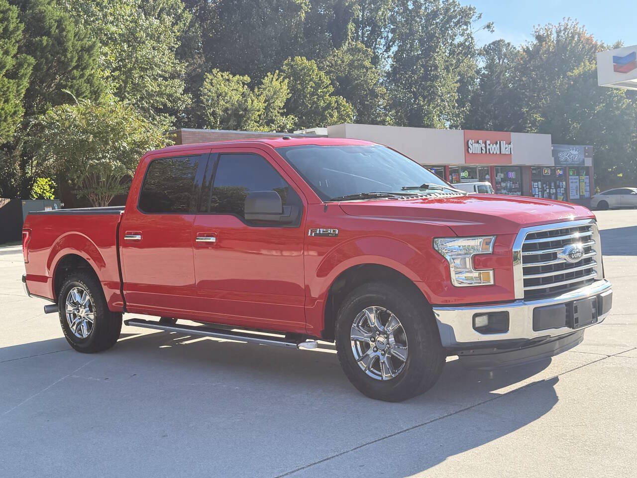 Used 2015 Ford F150 XLT w/ Equipment Group 301A Mid RWD image 3