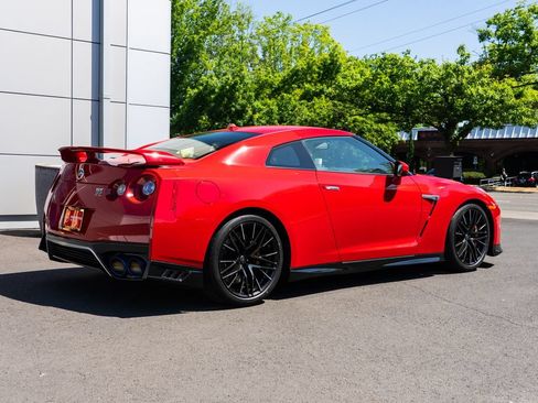 Used 2020 Nissan GT-R Premium w/ Premium Interior Package AWD/4WD image 6