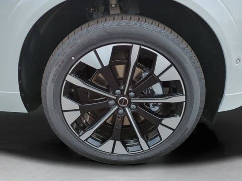 New 2026 Volvo XC60 B5 Plus w/ Climate Package AWD/4WD image 10
