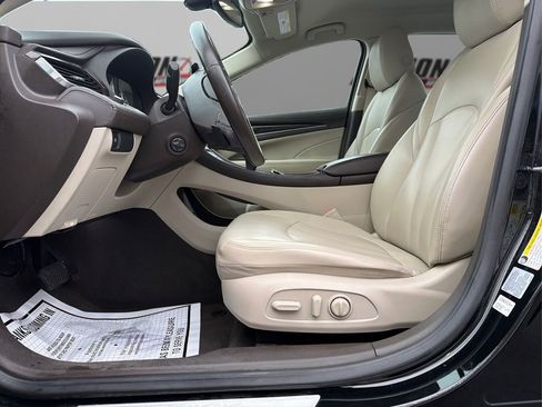 Used 2017 Buick LaCrosse Preferred image 9