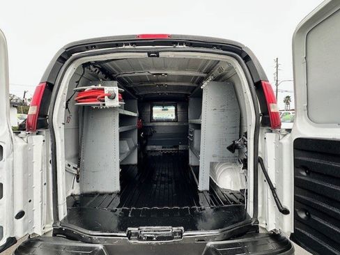 Used 2018 Chevrolet Express 2500 w/ Driver Convenience Package image 13