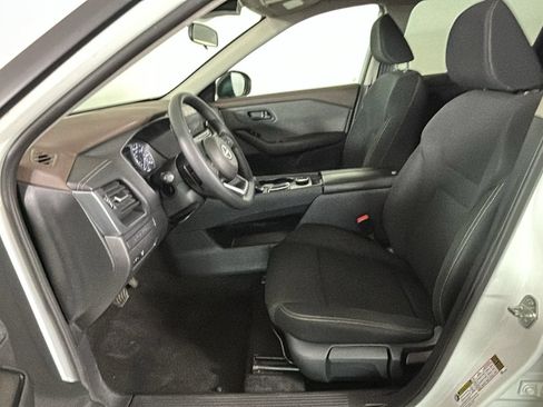 Used 2023 Nissan Rogue S AWD/4WD image 14