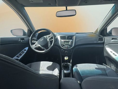 Used 2013 Hyundai Accent SE FWD image 13