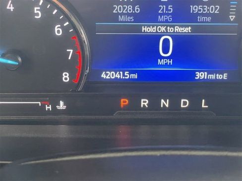 Used 2022 Ford Explorer XLT w/ Equipment Group 202A image 10