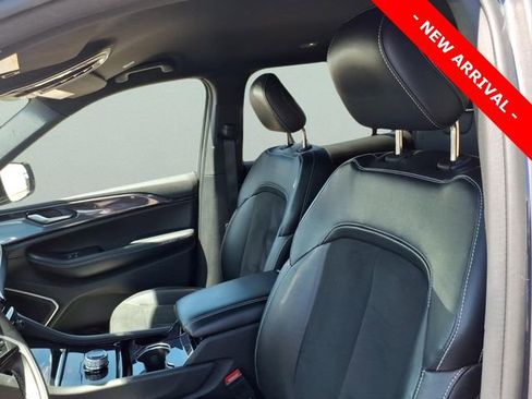 Used 2021 Jeep Grand Cherokee L Laredo AWD/4WD image 12