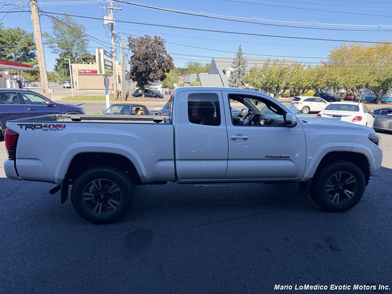 Used 2016 Toyota Tacoma TRD Sport AWD/4WD image 14