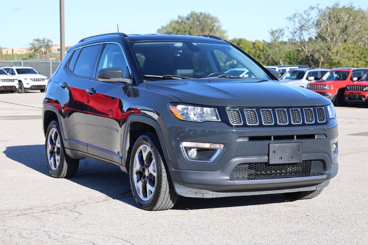 Used 2018 Jeep Compass Limited AWD/4WD image 4