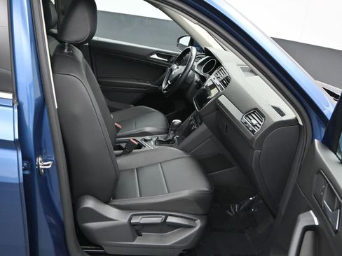 Used 2018 Volkswagen Tiguan SE AWD/4WD image 11