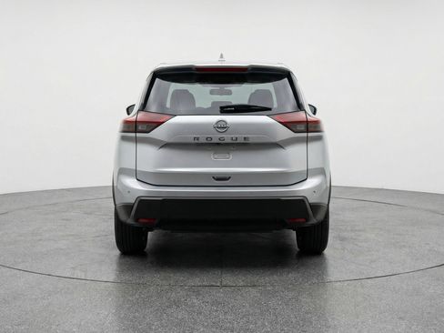 Used 2025 Nissan Rogue SV image 7