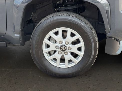 Used 2024 Toyota Tacoma SR5 AWD/4WD image 10