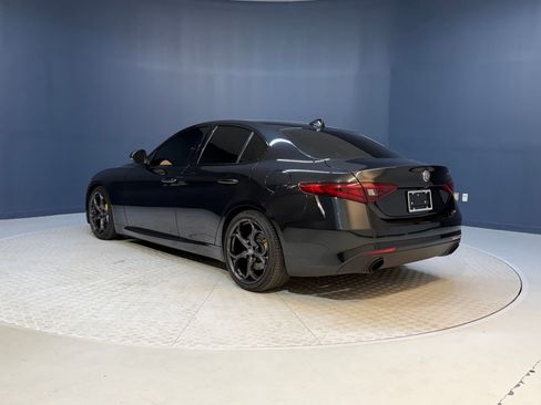 Used 2019 Alfa Romeo Giulia w/ Nero Edizione RWD image 3