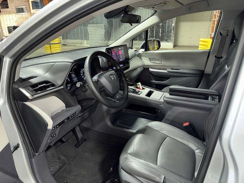 Used 2022 Toyota Sienna LE FWD image 29