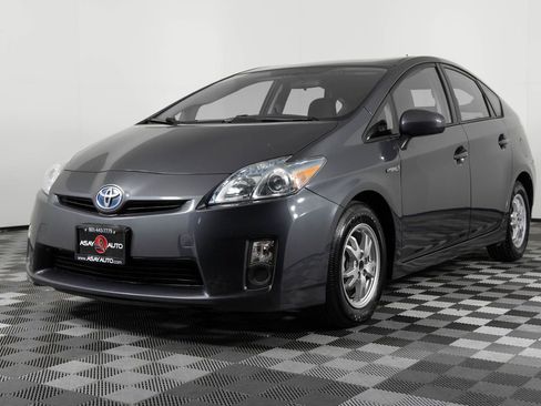 Used 2011 Toyota Prius Two image 2