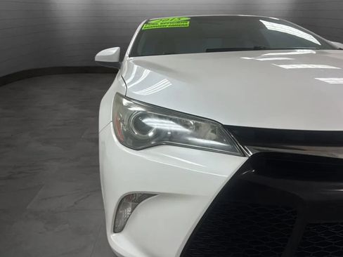 Used 2015 Toyota Camry SE FWD image 29