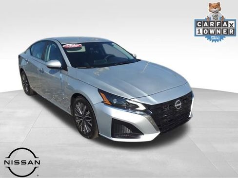 Certified 2023 Nissan Altima 2.5 SV image 1