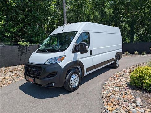 Used 2023 RAM ProMaster 2500 w/ Convenience Group FWD image 1
