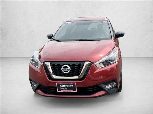 Used 2019 Nissan Kicks SR w/ SR Premium Package image 2