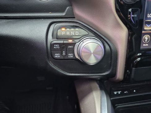 Used 2019 RAM 1500 Laramie AWD/4WD image 31