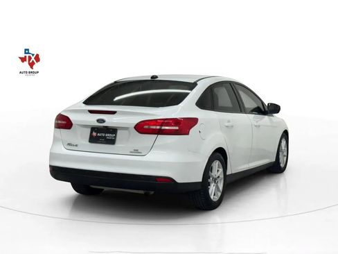 Used 2015 Ford Focus SE image 6