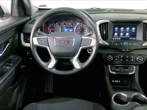 Used 2024 GMC Terrain SLE image 5