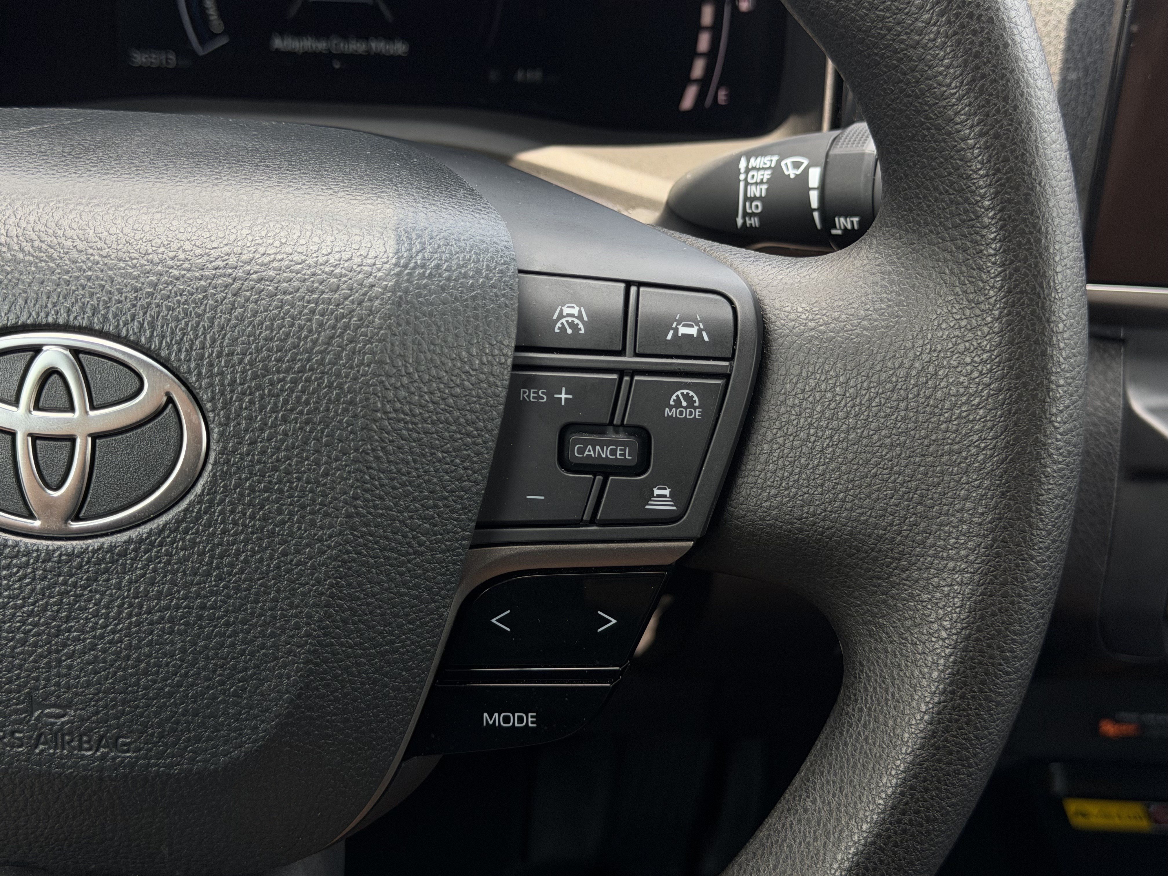 Used 2025 Toyota Camry LE FWD image 19