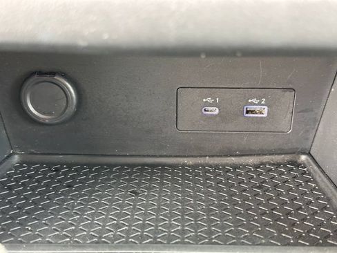 Used 2025 Nissan Pathfinder SV AWD/4WD image 29