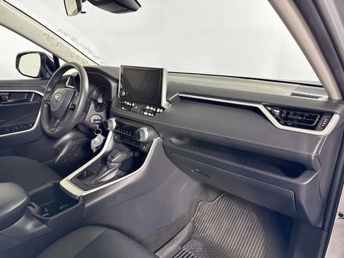 Certified 2025 Toyota RAV4 LE AWD/4WD image 25